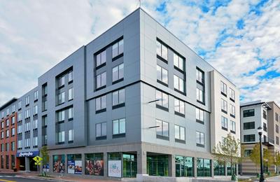 Hampton Inn Salem Boston