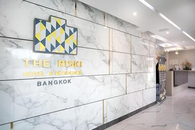 The Riski Hotel at Bangphlat Station