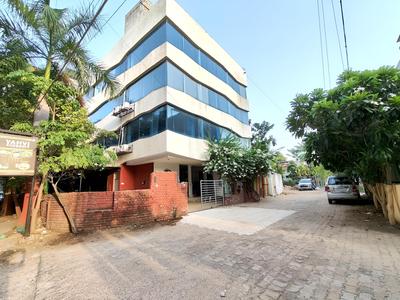 The Sky Imperial Hotel Yahvi