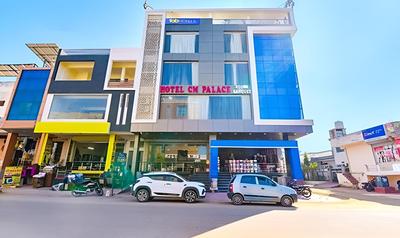 Fabhotel Cm Palace