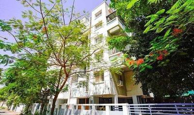 Fabhotel Woods Regency