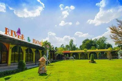 River & Flowers Resort