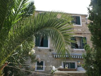Coastal Apartment in Vis Near sea