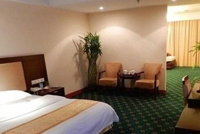 Huadong International Business Hotel