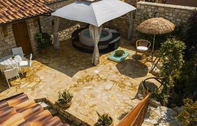 Albanian Coast - House - Stay 9 - Hottub - Petsok