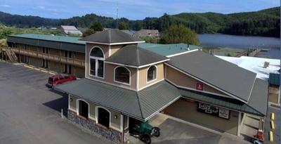 Lakeshore Lodge
