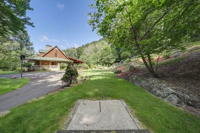 7 Mi to Beech Mountain Skiing: Home w/ Fire Pit