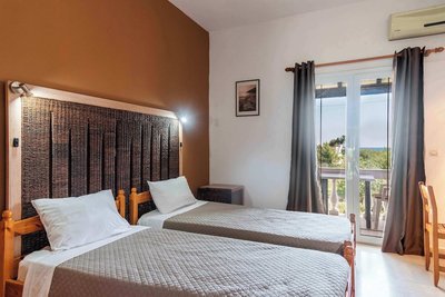 Pink House Socrates Corfu Beachside Apartments