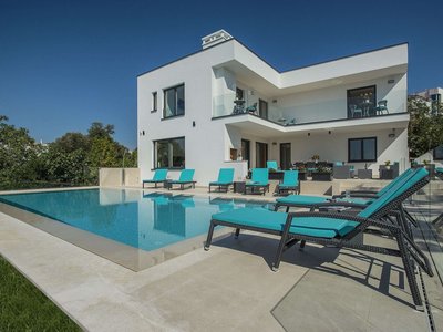 Beautiful Villa by the sea