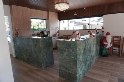 La Roza Hotel and Grill Restaurant