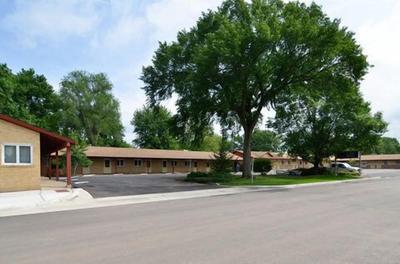 UBar Inn & Suites, Photo 2