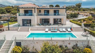 Brand new Luxury Villa With Private Heated Pool