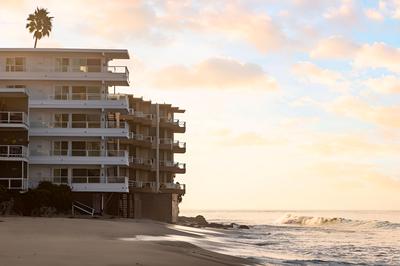 Pacific Edge Oceanfront Hotel