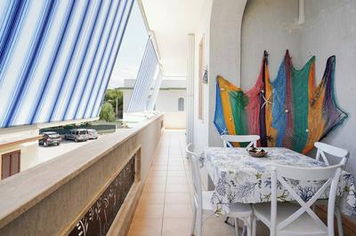Appartamento a Torre Canne con balcone