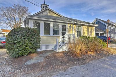 Kennebunk Cottage w/ Yard < 1 Mi to Beach!