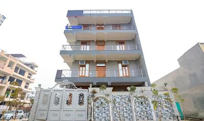 FabHotel The Signature Inn