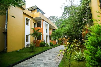 Taaza holiday hills