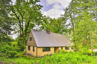 Peaceful + Elegant Cottage w/ Riverside View