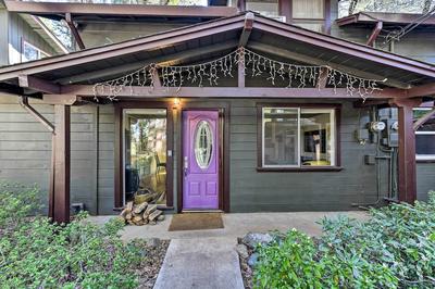 Peaceful Cottage w/ Grill & Yard in Grass Valley!