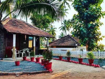 M R Beach & Cottages