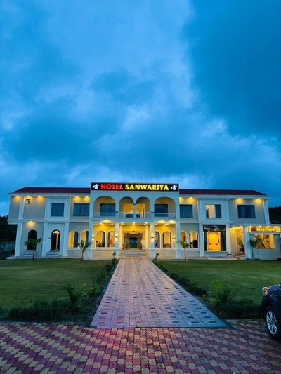 Hotel Sanwariya Family & Restaurant