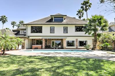 Private Pool: Lakefront Harlingen Home