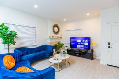 Elegant Pasadena Retreat Prime Comfort Awaits