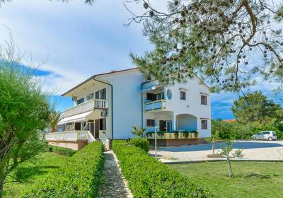 Apartment on Vir Island Near Sandy Beaches
