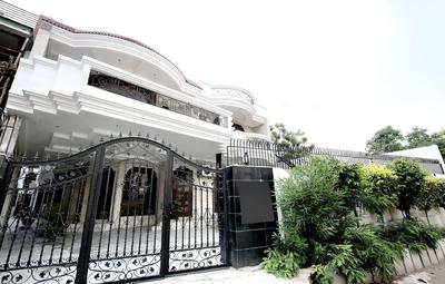 OYO 16130 The Corner House