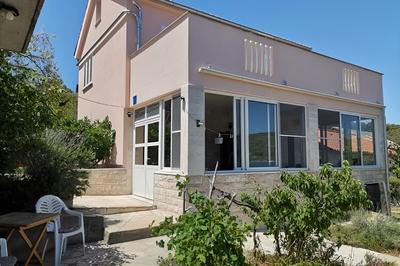 Detached Holiday House few Steps From the Beach