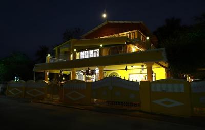 Royal House And Park