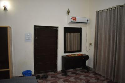 Town Palace Guest House