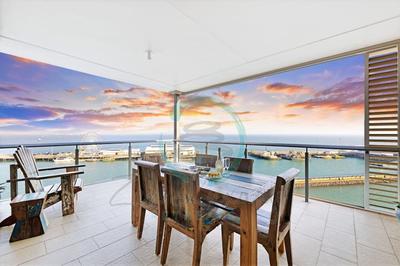 Penthouse Haven Lux Balcony Dining Sea View