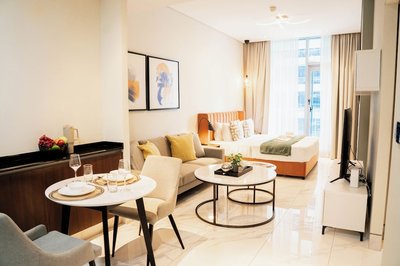 Luxury Studio Rooftop Pool & Gym Access