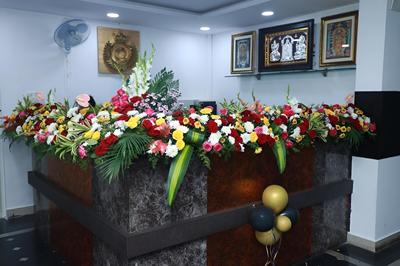 Urban Stay Chairmen Hotel