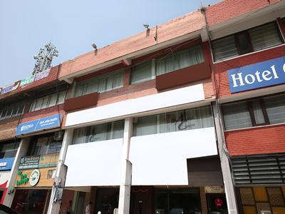 OYO 9575 Hotel Absolute Comfort