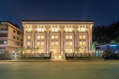 Treebo Premium Nagpur Automotive Square