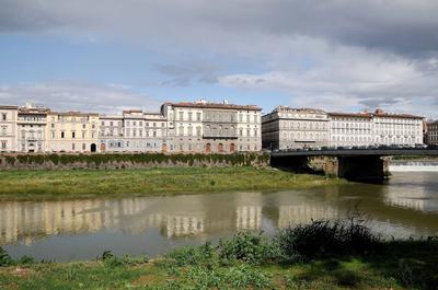 Charming Studio Apartment in Front of the Arno River