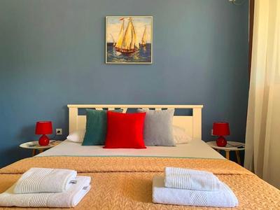 Room-cozy Studio With Terrace- Street vi