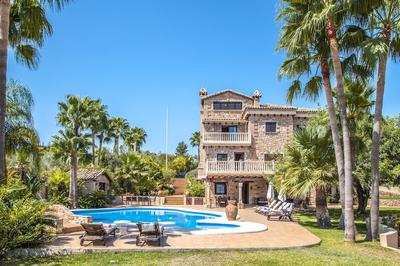 Cubo's Villa Dos Reyes