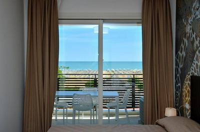 Charming Apartment With Sea-view Terrace