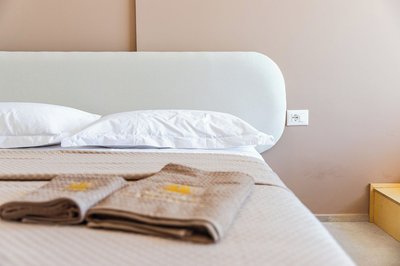 Marina Jacuzzi Suites 2 by  PS