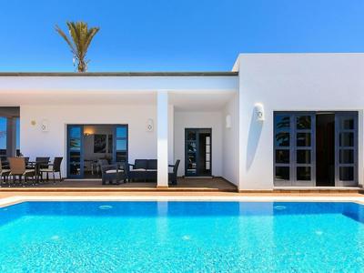 Belvilla by OYO Villa A