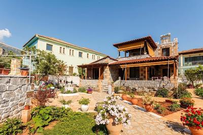 Stoupa Garden Retreat - Comfy Summer Escape