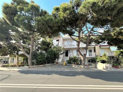 Room-beautiful Bedroom for 4 People in L