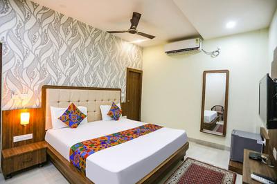 Fabhotel Prime Siddhant Palace