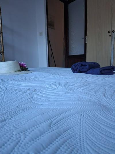 2 Bed Island Retreat-sleeps 4-5 Min Walk To Beach