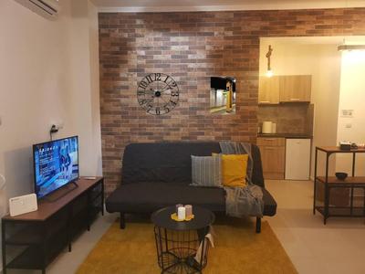 Charming 1-bed Apartment Located in Athina