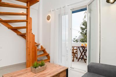 Serenite 2 Bd Santorini Getaway with Sea View
