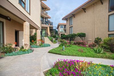 Oceanfront 1 bedroom, Pool, Spa, Beach Access by RedAwning